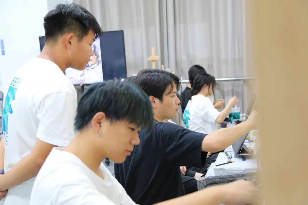 北藝畫(huà)室2023屆學(xué)員課堂場(chǎng)景