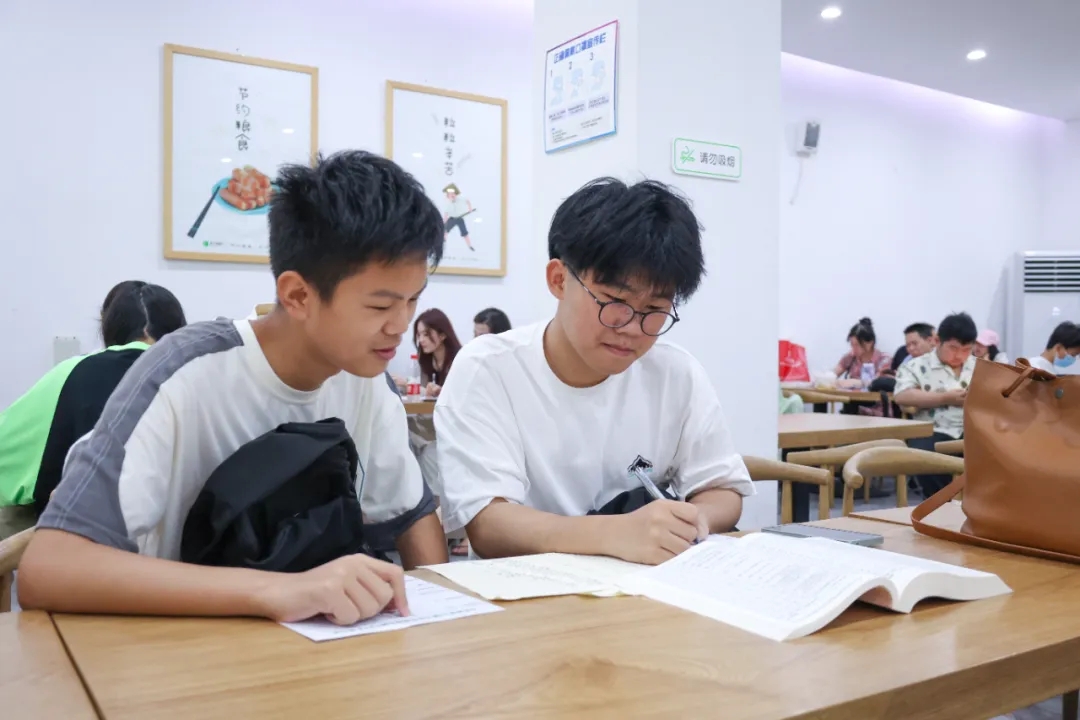 1V1咨詢現(xiàn)場
