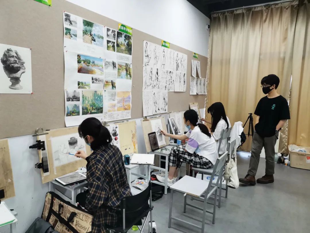 北藝基礎部暑期班課堂場景