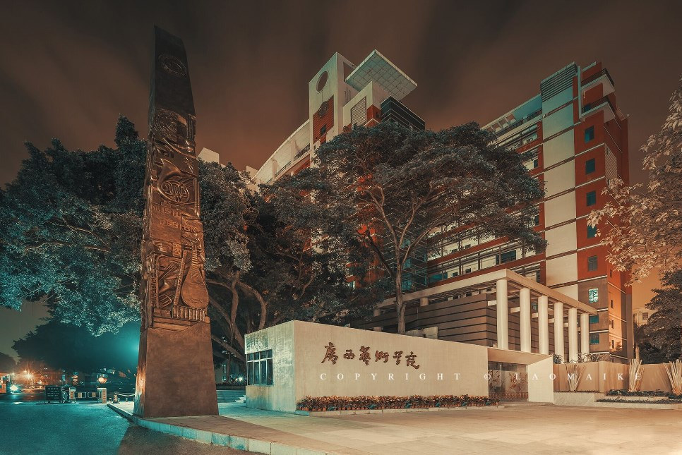 男青年素描頭像照片素材