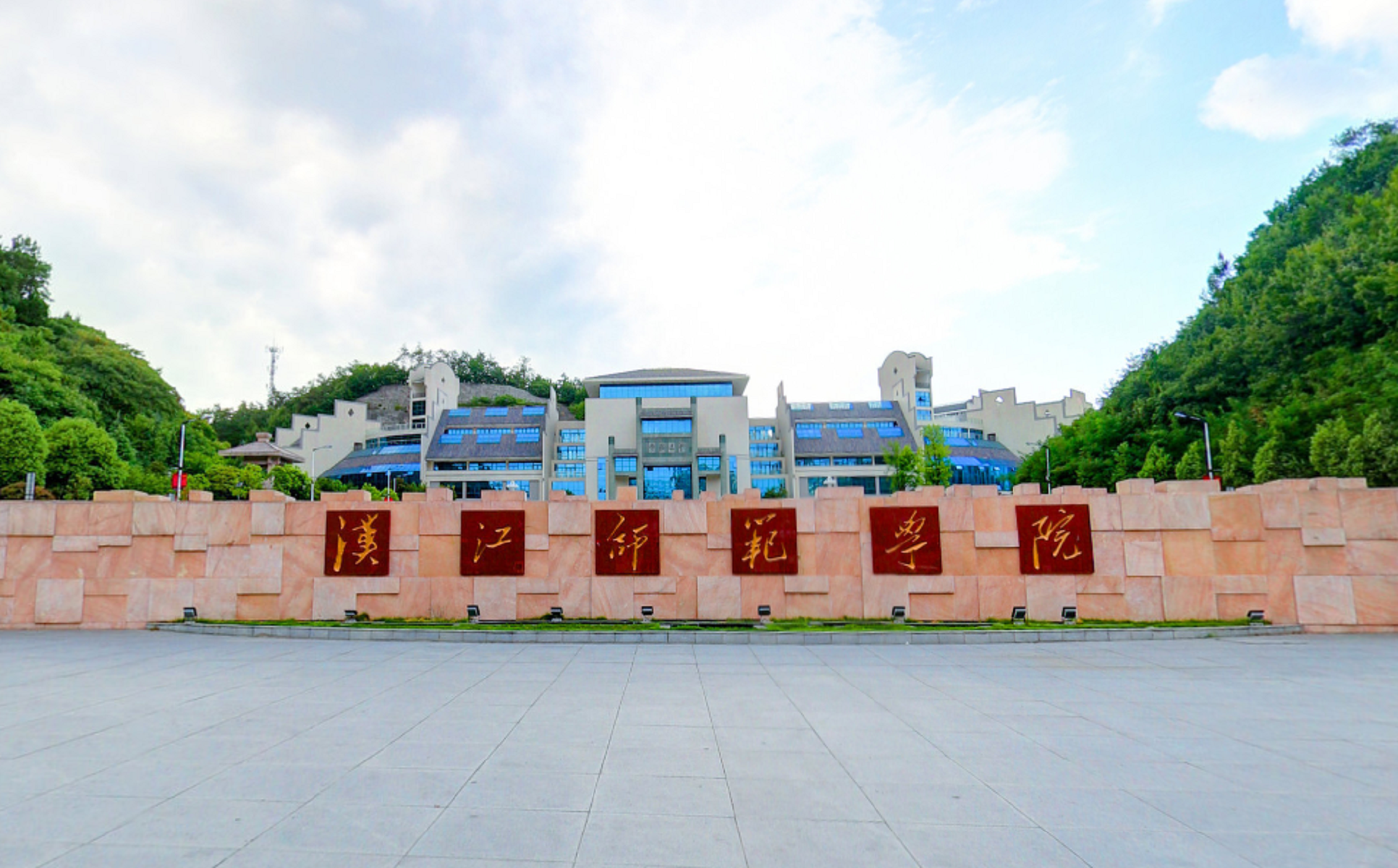 2023年浙江工業(yè)大學(xué)承認(rèn)美術(shù)統(tǒng)考成績(jī)