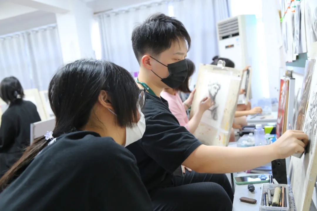 北藝基礎部暑期班課堂場景