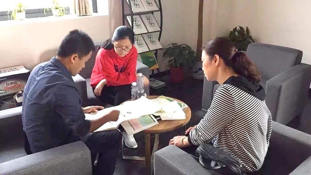 二七路校區(qū)教學主管作品指導現(xiàn)場