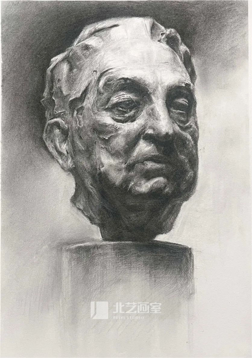 北藝2023屆學(xué)員成功解鎖素描頭像
